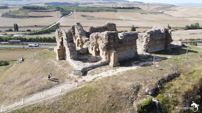 castillo de tiebas 00 desde el aire